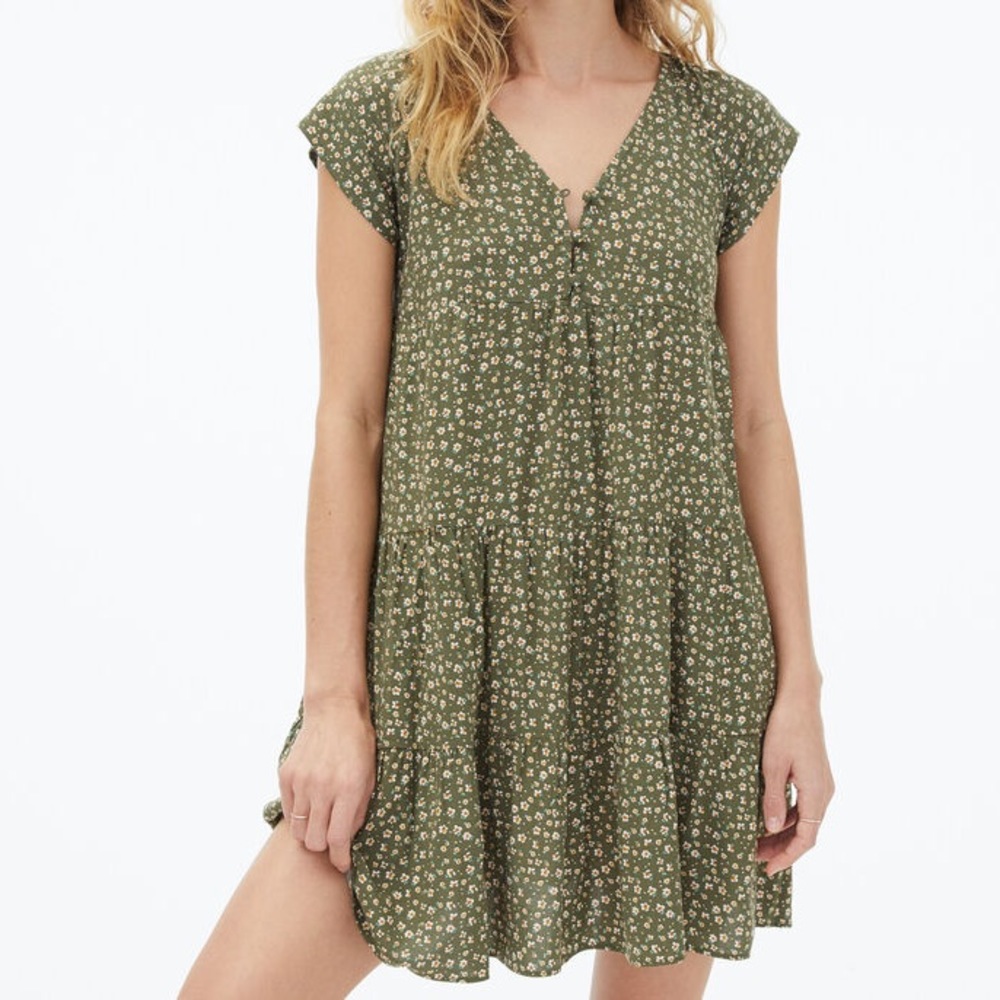 Aeropostale Floral V-Neck Tiered Babydoll Dress